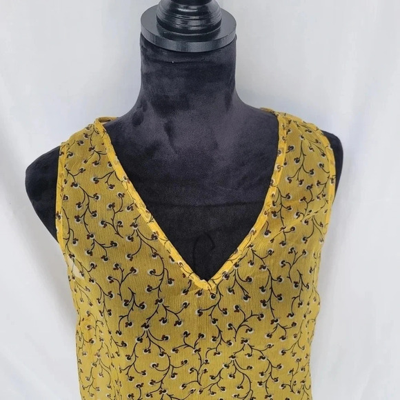 Women's Old Navy Yellow Flower Chiffon Blouse Sleeveless Sheer Top Sz Medium M - Picture 9 of 9